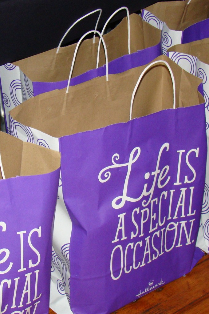 My Hallmark Experience and WIN a Recordable Book!! 24/7 Moms