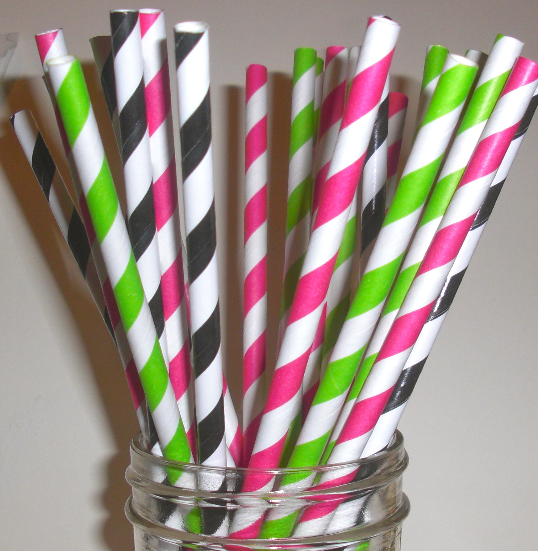 TODAYS Deal of the Day Only 3.15 for Your Choice of Vintage Straws