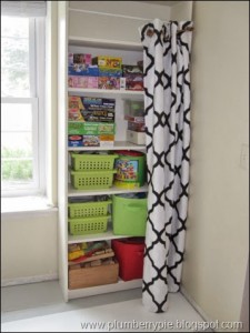 hidden toy storage - plumberry pie_thumb[1]