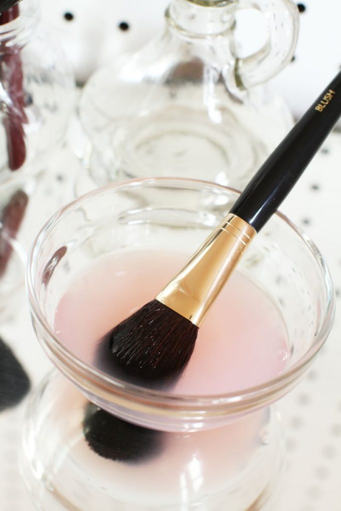 makeup brush
