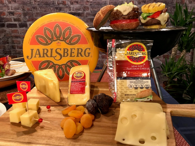 WIN Jarlsberg Cheese 25 Days of Christmas 24/7 Moms