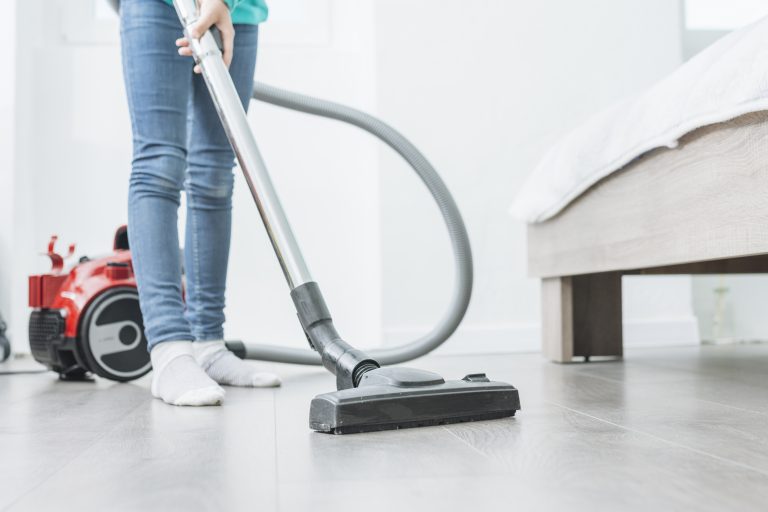 8 Easy Ways to Eliminate Dust in Your Home 24/7 Moms