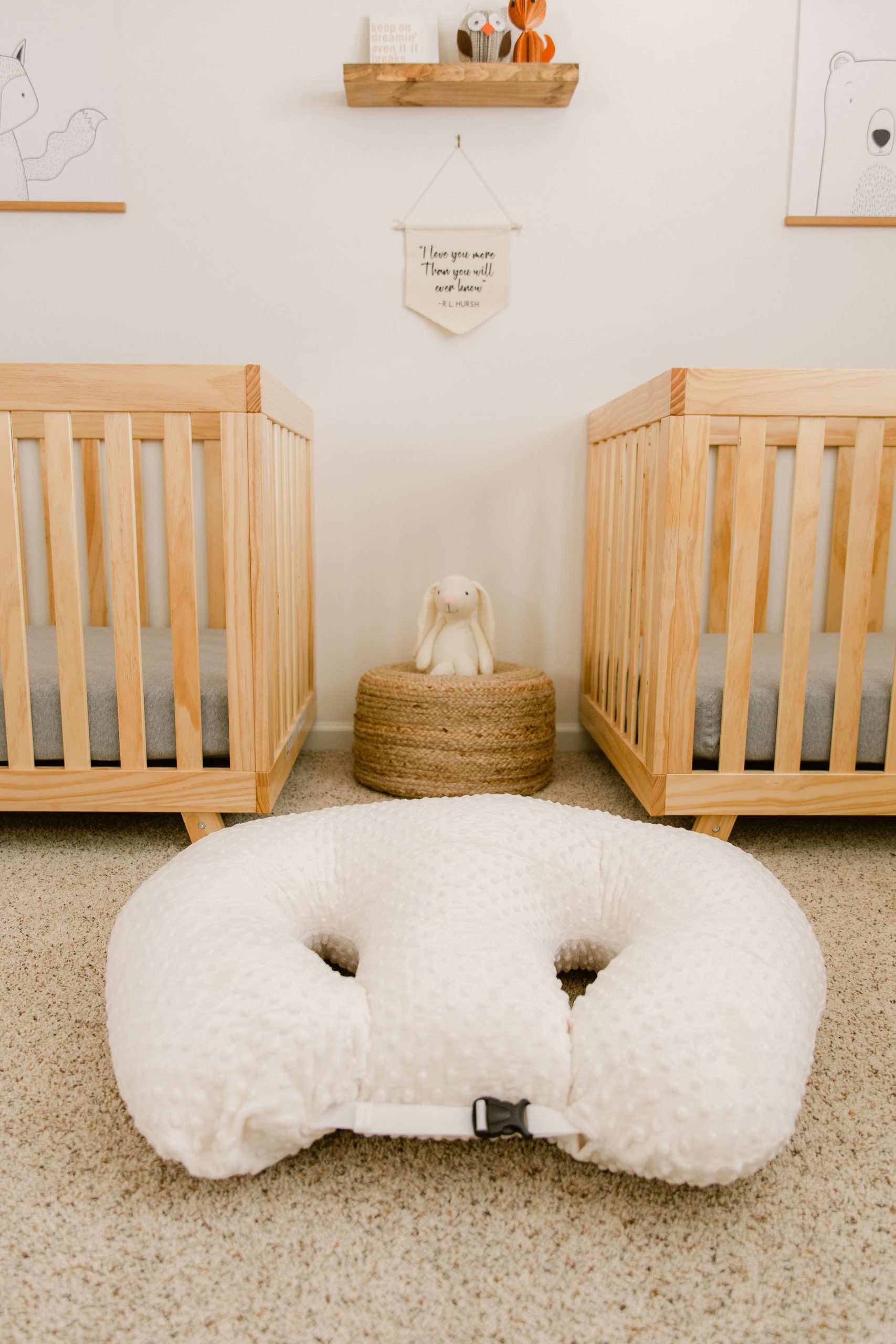 WIN Twin Z Pillow 25 Days of Christmas 24/7 Moms